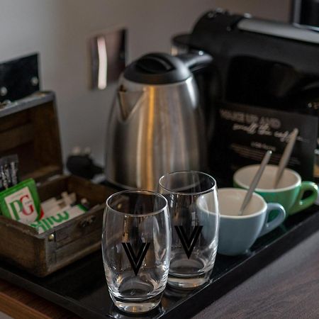 Village Hotel Manchester Bury Бери Экстерьер фото